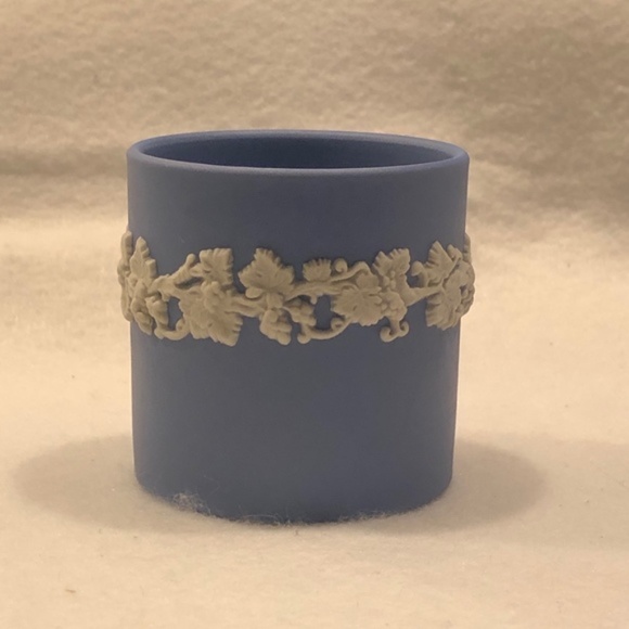 WEDGWOOD VINTAGE JASPERWARE BLUE CIGARETTE HOLDER - Picture 10 of 13